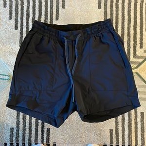 Lululemon Bowline Shorts 5” L Navy